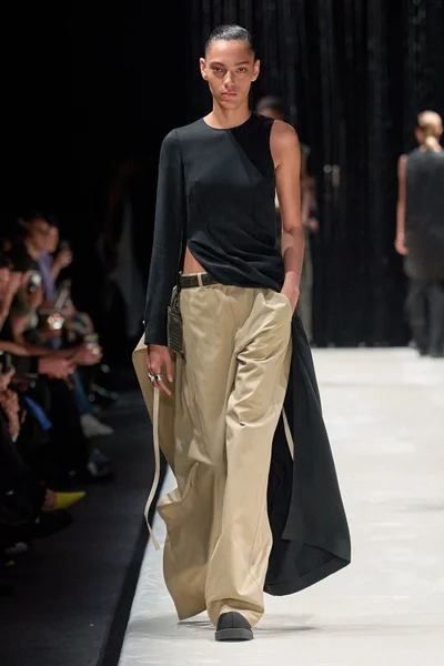 Look 12